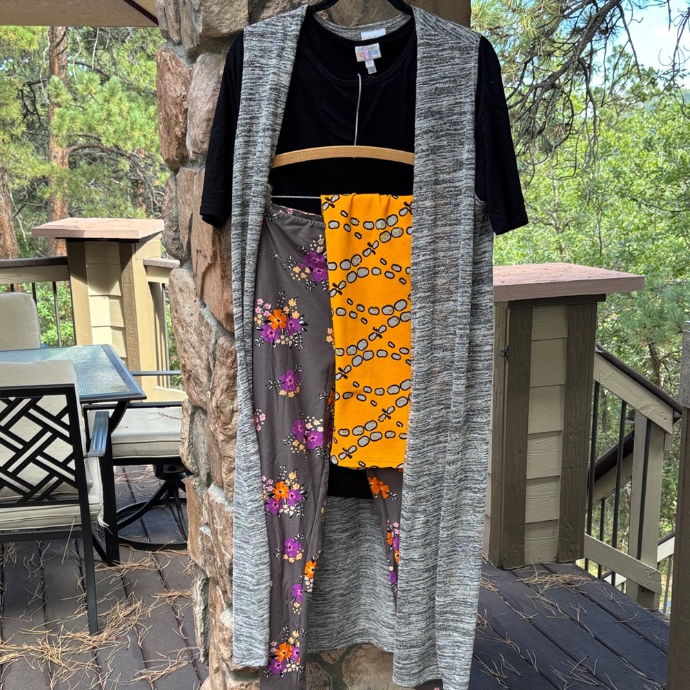 LuLaRoe 4 Piece Set Black IRMA Yellow CASSIE Skirt Gray JOY Duster OS Leggings